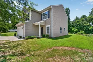3323 Mortemer Ln, Charlotte, NC 28262 - Photo 2