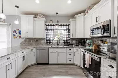 304 E Florida Avenue, Bessemer City, NC 28016 - Photo 16