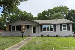 2917 Dalecrest Dr, Charlotte, NC 28269 - Photo 2