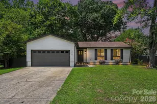 7319 Shadowlake Dr, Charlotte, NC 28226 - Photo 1