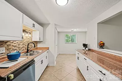 7319 Shadowlake Drive, Charlotte, NC 28226 - Photo 12
