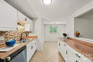 7319 Shadowlake Dr, Charlotte, NC 28226 - Photo 12