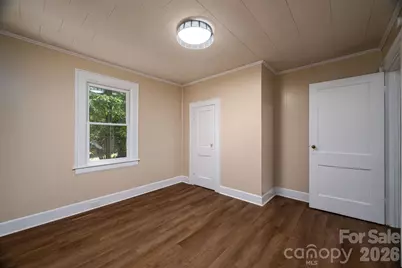 214 23rd Street NW, Hickory, NC 28601 - Photo 6
