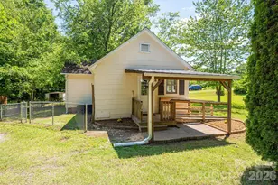 214 23rd St NW, Hickory, NC 28601 - Photo 24