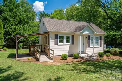 214 23rd Street NW, Hickory, NC 28601 - Photo 1