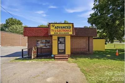 2026 12th Avenue NE, Hickory, NC 28601 - Photo 2