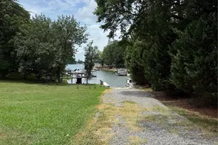 21334 Sandy Cove Rd, Cornelius, NC 28031 - Photo 2