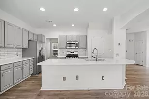 11364 Heritage Green Dr, Cornelius, NC 28031 - Photo 8