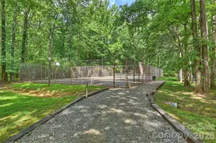 9301 Hinson Dr, Matthews, NC 28105 - Photo 48