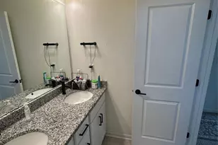 5772 Coulee Ln, Charlotte, NC 28215 - Photo 20