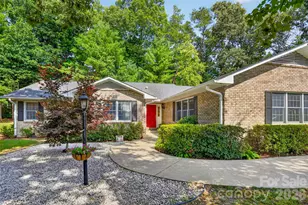 227 Sean Way, Hendersonville, NC 28792 - Photo 2