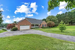 50 Sand Bar Dr, Taylorsville, NC 28681 - Photo 2