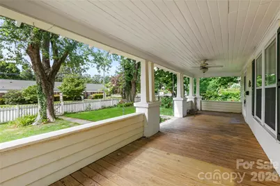 729 5th Avenue W, Hendersonville, NC 28739 - Photo 6
