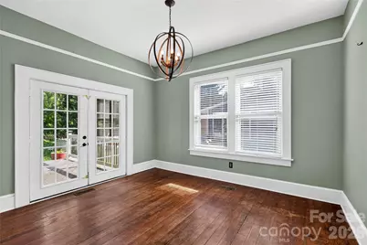 729 5th Avenue W, Hendersonville, NC 28739 - Photo 20