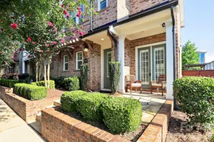 8910 Matthews Farm Ln, Charlotte, NC 28277 - Photo 2