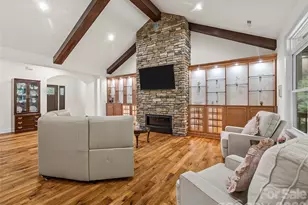 240 Persimmon Hill Dr, Columbus, NC 28722 - Photo 16