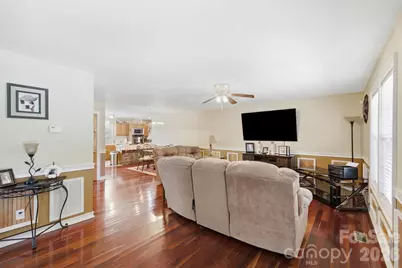 805 Bannon Place SW, Lenoir, NC 28645 - Photo 6
