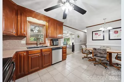 3210 W Calvin Street, Claremont, NC 28610 - Photo 10