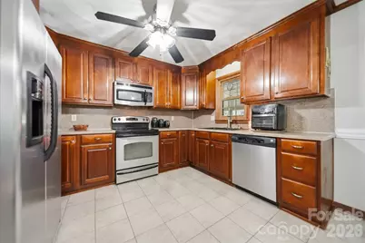 3210 W Calvin Street, Claremont, NC 28610 - Photo 8