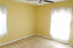 1330 E Barden Rd, Charlotte, NC 28226 - Photo 18