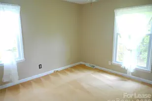 1330 E Barden Rd, Charlotte, NC 28226 - Photo 24