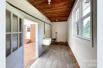 6728 Lakeside Drive, Charlotte, NC 28215 - Photo 44