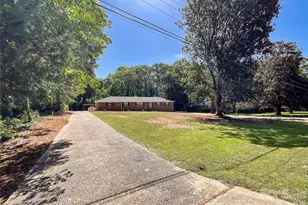 6728 Lakeside Dr, Charlotte, NC 28215 - Photo 48