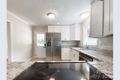 6728 Lakeside Drive, Charlotte, NC 28215 - Photo 18