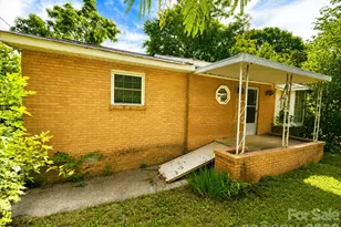 128 E Hilltop Dr, Gastonia, NC 28054 - Photo 2