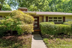 688 Grandview Dr NE, Concord, NC 28025 - Photo 2