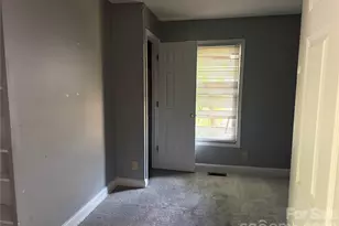 706 N Logan St, Gastonia, NC 28052 - Photo 6
