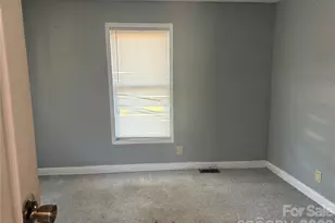 706 N Logan St, Gastonia, NC 28052 - Photo 4