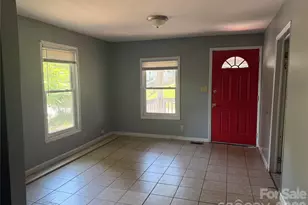 706 N Logan St, Gastonia, NC 28052 - Photo 2