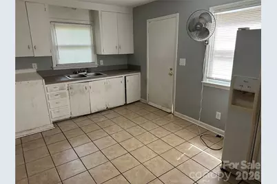 705 N Logan Street, Gastonia, NC 28052 - Photo 8