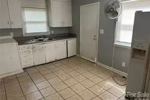 705 N Logan St, Gastonia, NC 28052 - Photo 8