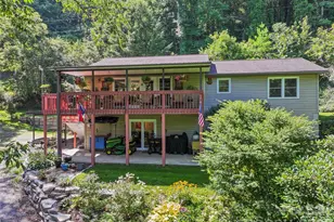 462 Farley St, Waynesville, NC 28786 - Photo 2
