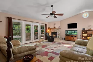 462 Farley St, Waynesville, NC 28786 - Photo 8