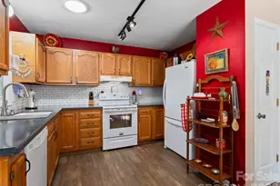 462 Farley St, Waynesville, NC 28786 - Photo 16