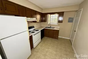 5805 Hunting Ridge Ln, Charlotte, NC 28212 - Photo 4