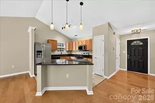 8732 Brookstead Meadow Ct, Charlotte, NC 28215 - Photo 14