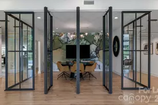 4520 Charlotte Park Dr, Charlotte, NC 28217 - Photo 8