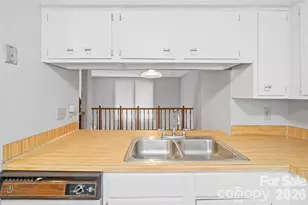 7301 Pebblestone Dr, Charlotte, NC 28212 - Photo 8