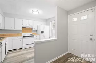 7301 Pebblestone Dr, Charlotte, NC 28212 - Photo 4