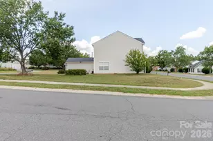 1543 Tuckers Glenn Dr, Rock Hill, SC 29732 - Photo 2