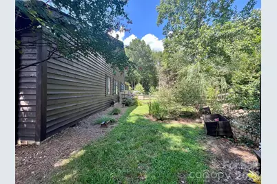 200 Foxlair Court, Matthews, NC 28105 - Photo 6