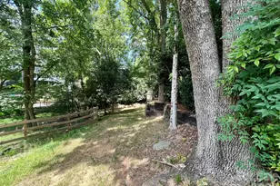 200 Foxlair Ct, Matthews, NC 28105 - Photo 12