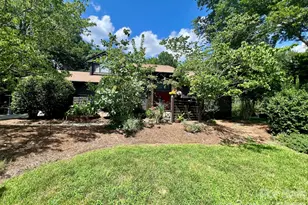 200 Foxlair Ct, Matthews, NC 28105 - Photo 2