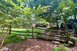 200 Foxlair Ct, Matthews, NC 28105 - Photo 16