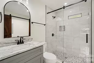 4219 Tipperary Pl, Charlotte, NC 28215 - Photo 18