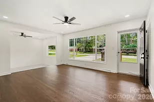 4219 Tipperary Pl, Charlotte, NC 28215 - Photo 6